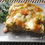 Lasagna con gamberetti, salmone e zucchine