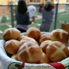 HOT CROSS BUNS PANINI SPEZIATI DI ORIGINE INGLESE