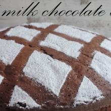 Torta al latte caldo con cioccolato fondente (hot milk chocolate cake)