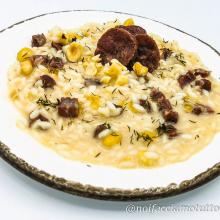 Risotto salsiccia, fontina e nocciole super goloso