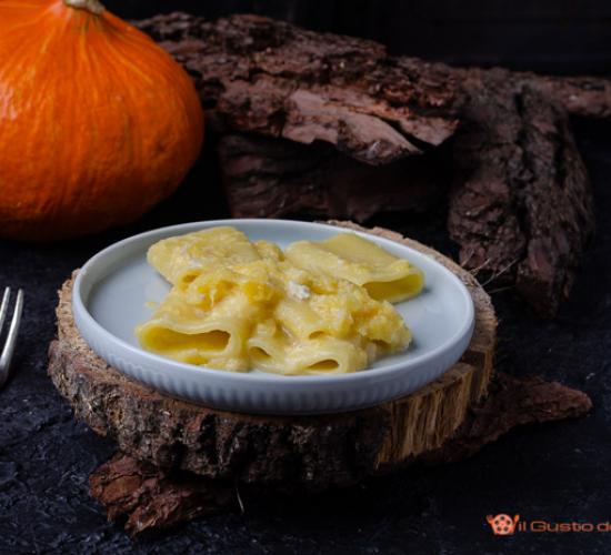 Paccheri con crema di zucca e gorgonzola